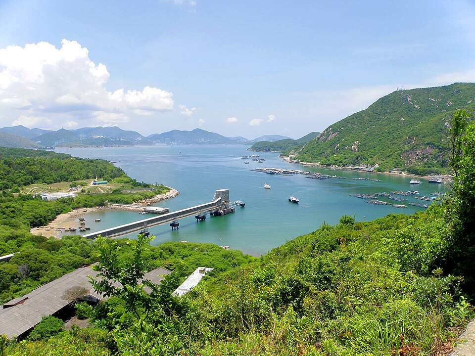 Sok Kwu Wan bay and its fish rafts, Lamma Island